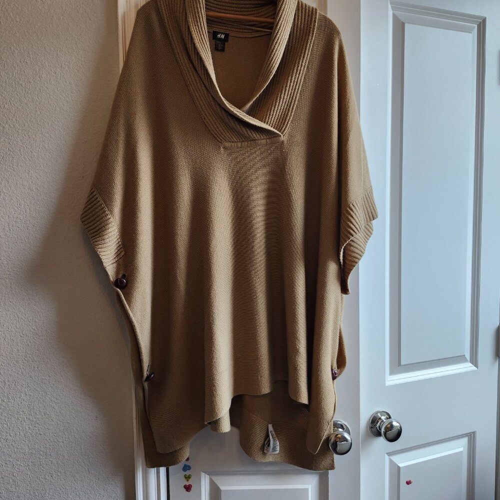 H&M Women's, One size fits all, Tan Pullover, Poncho